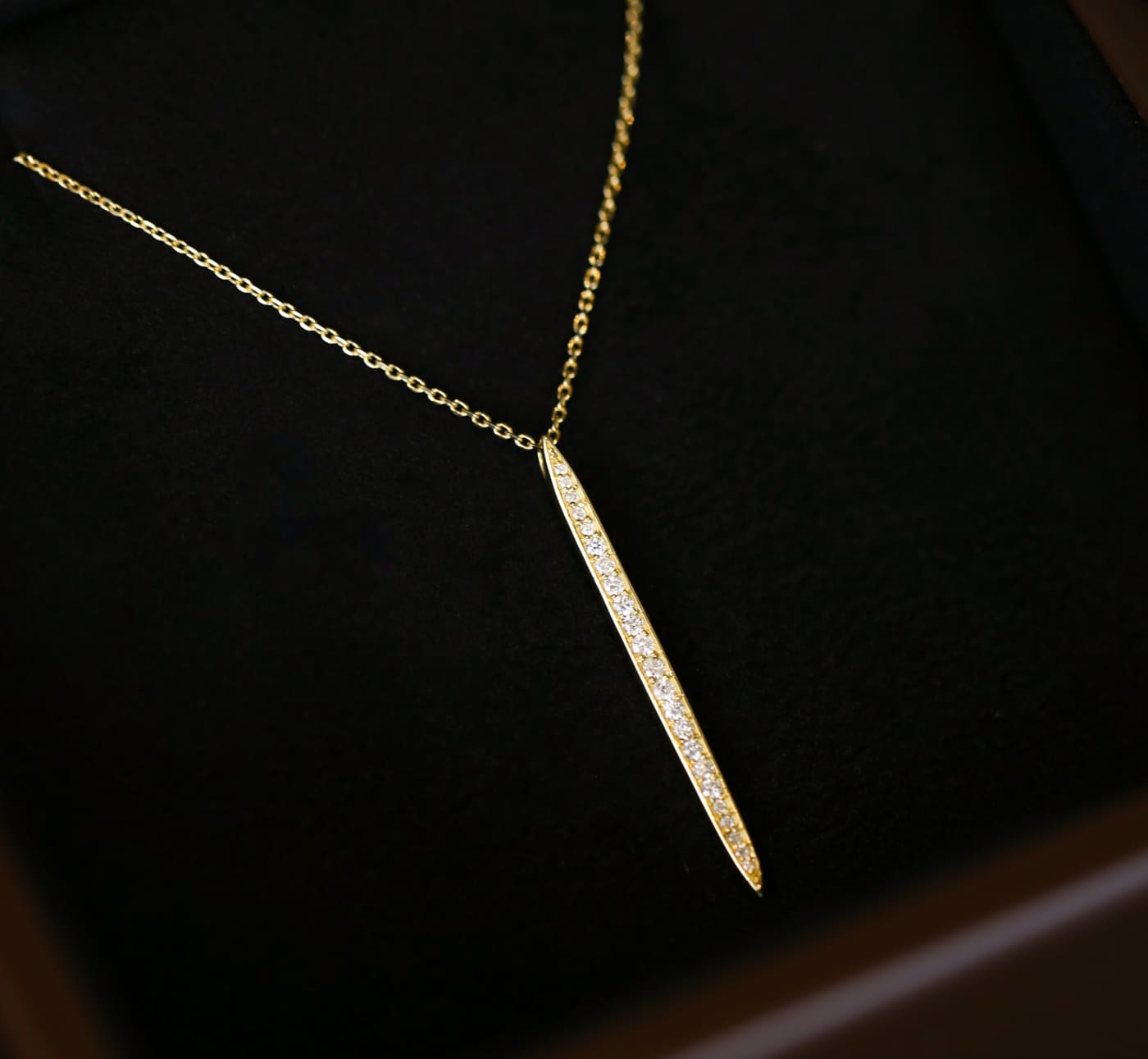 Colar amuleto esmeralda - Vista