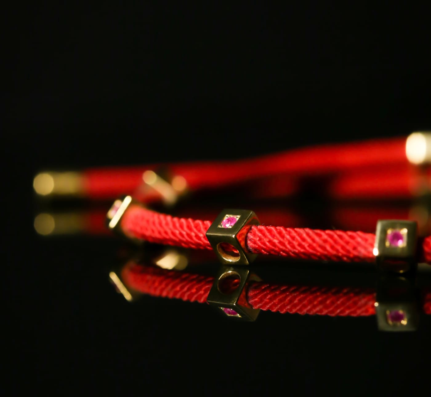 Colar amuleto esmeralda - Vista